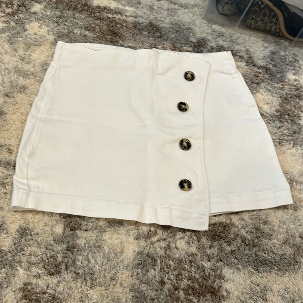 Chelsea and Violet white mini skirt size Medium